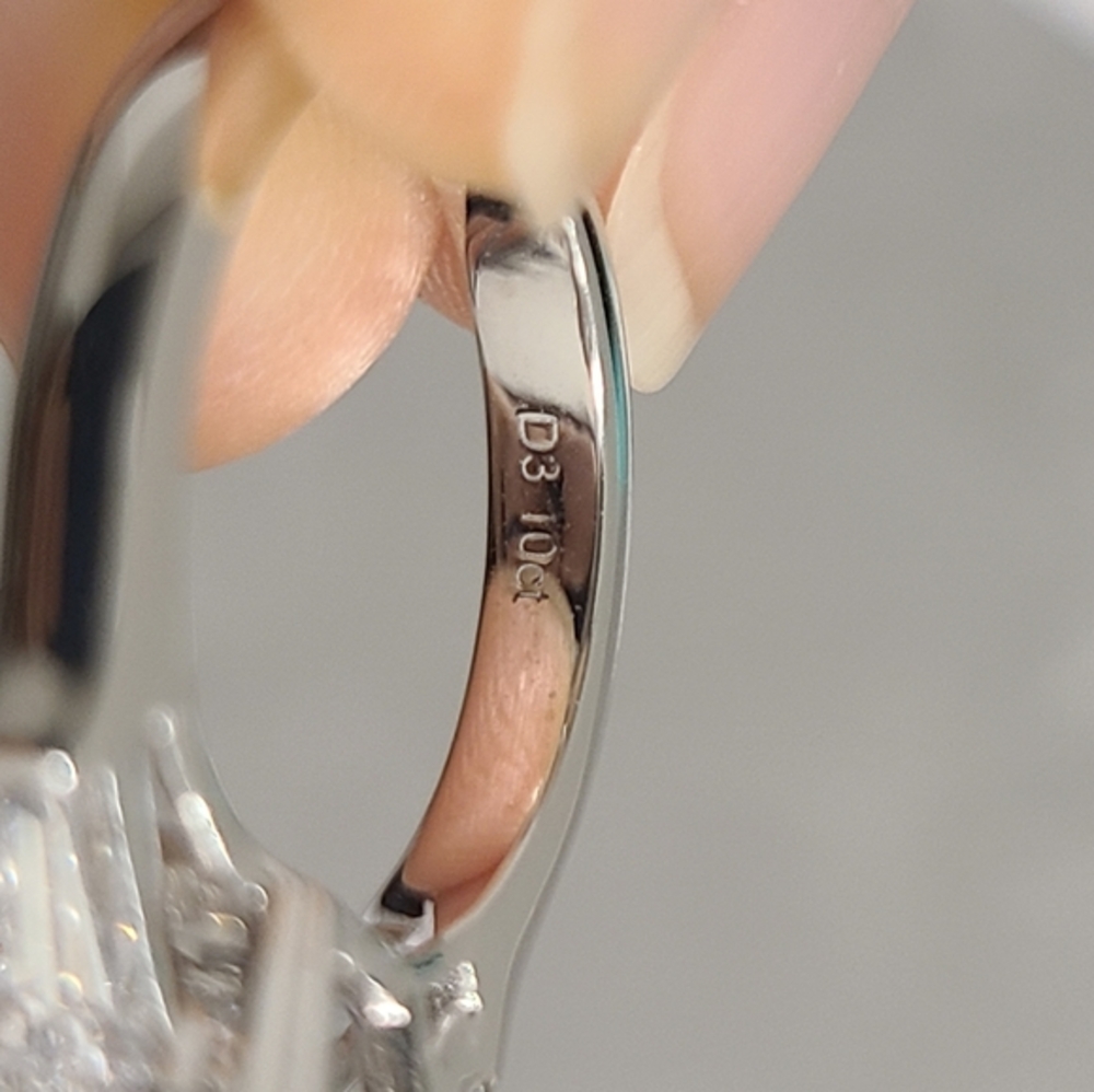 HW Style 3.5 Ct Diamond Platinum Engagement Ring with Tapered Baguette sides - Picture 12 of 12